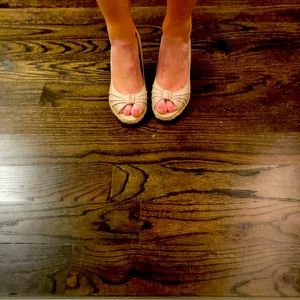 Life stride. Worn once. Super comfortable wedge.